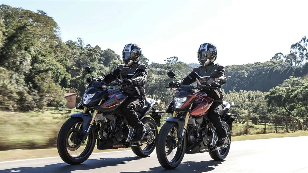 Traseira e carenagem monoposto exclusiva da nova Honda CB 300F Twister S 2027